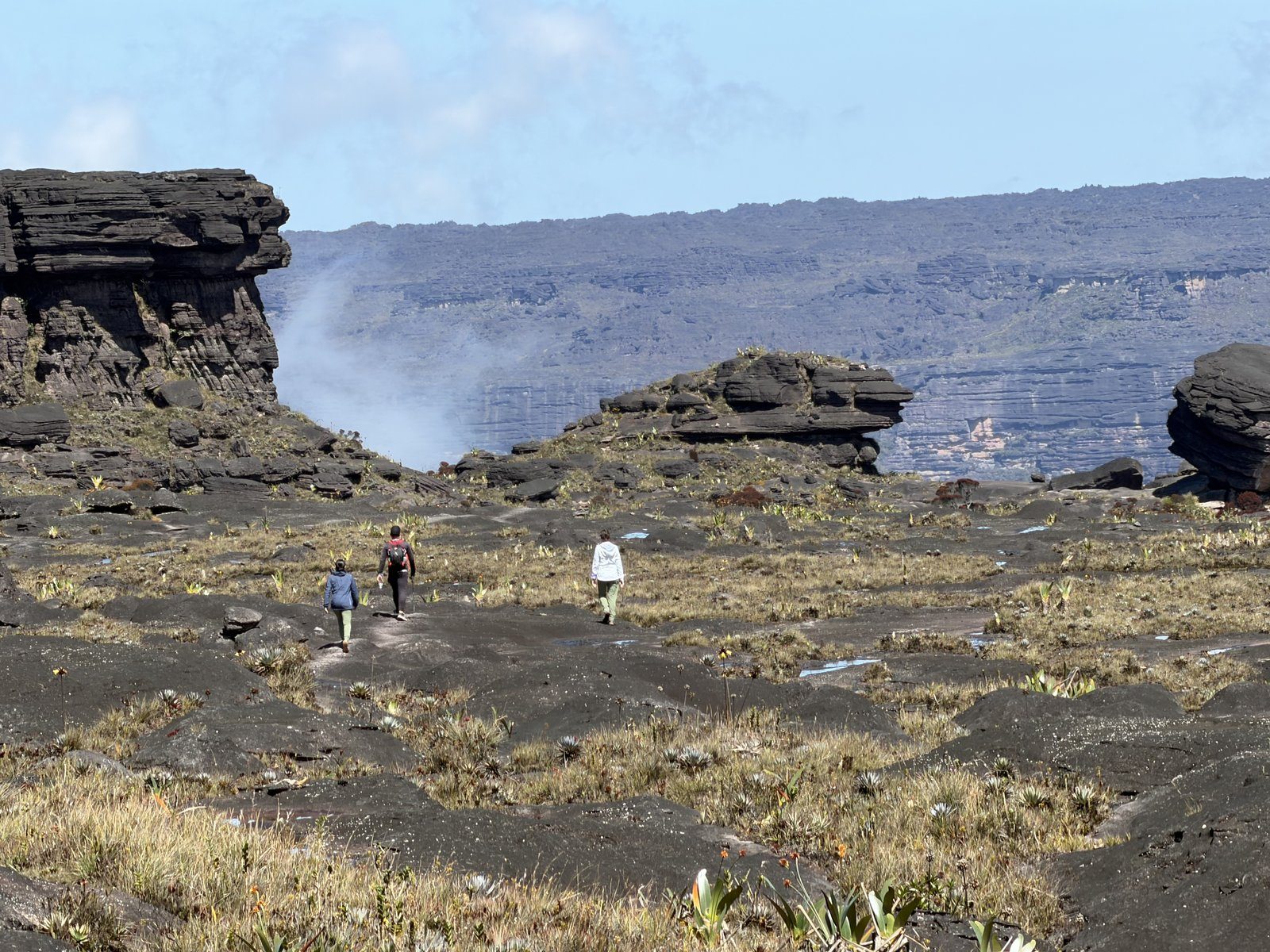 Vasto paisaje volcánico de la cumbre del Roraima